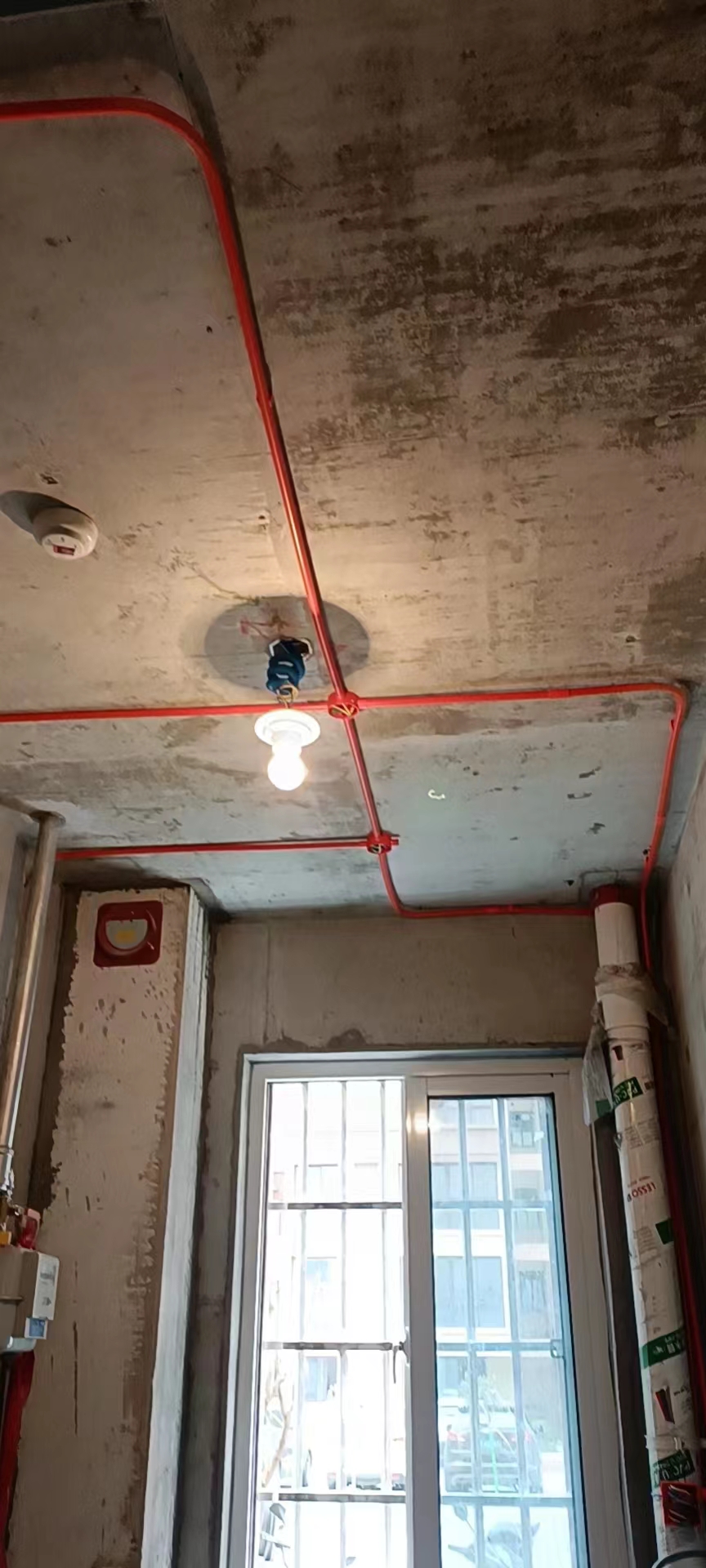 西安秦都新区铂澜景苑105㎡现代简约装修工地-前期施工